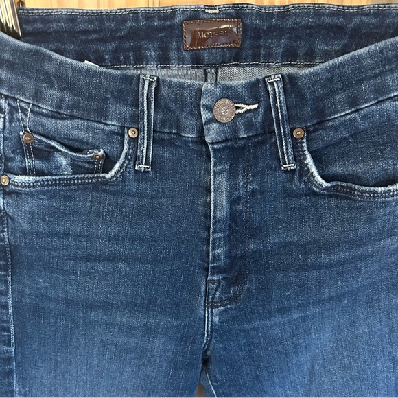 MOTHER The Looker Ankle Fray Jeans in Invitation Only Wash. Size. 25. - Picture 3 of 16